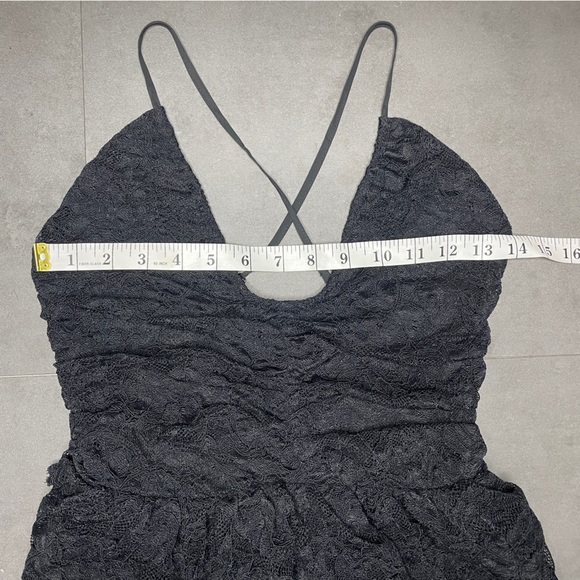 NSR Scallop‎ Black Lace Flowy Midi Dress - Picture 6 of 7